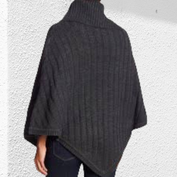 ❌❌❌Michael Kors Black Knit Poncho - Picture 4 of 14